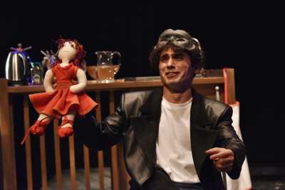 GENÇ W.'NİN YENİ ACILARI